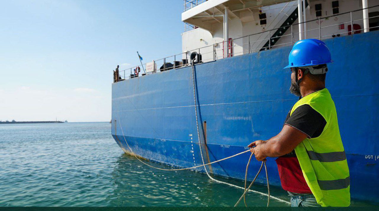 تحمل 50 ألف طن أرز.. باخرة صينية ضخمة تصل مرفأ طرطوس